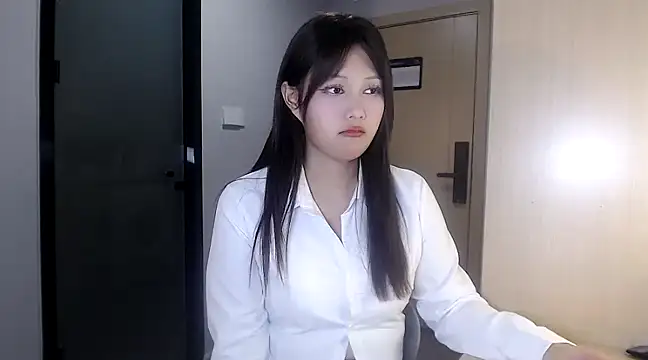 Snapshot of puppy-mango chatting on December 6, 2:49 pm puppy-mango online show from December 6, 2:49 pm