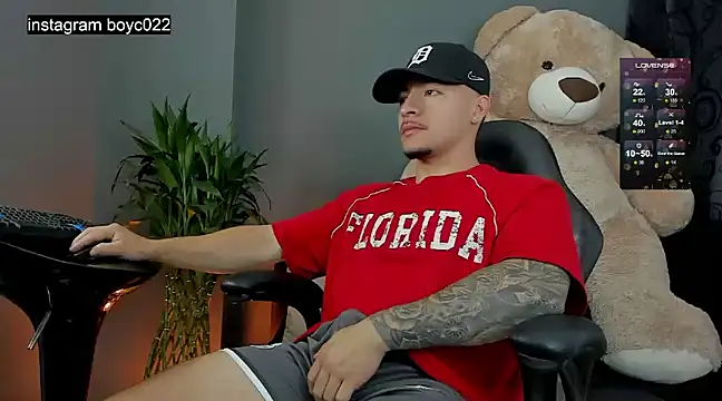 boyc022  online show from March 8, 12:30 pm