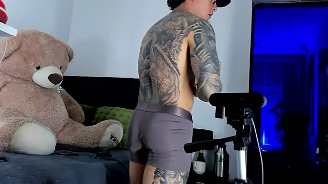 boyc022  online show from January 15, 3:33 am