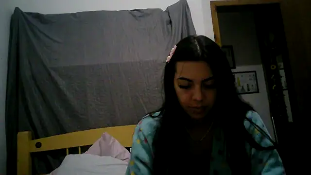 Snapshot of isabella048 chatting on September 22, 8:11 pm isabella048 online show from September 22, 8:11 pm