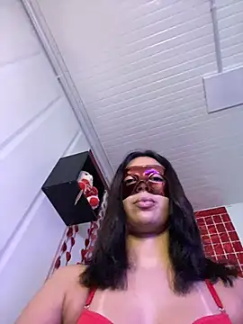 Snapshot of isabella048 chatting on December 2, 3:23 am isabella048 online show from December 2, 3:23 am