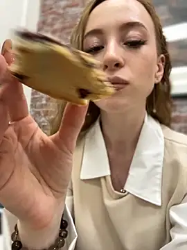  AngelMoon  online show from October 3, 3:47 am