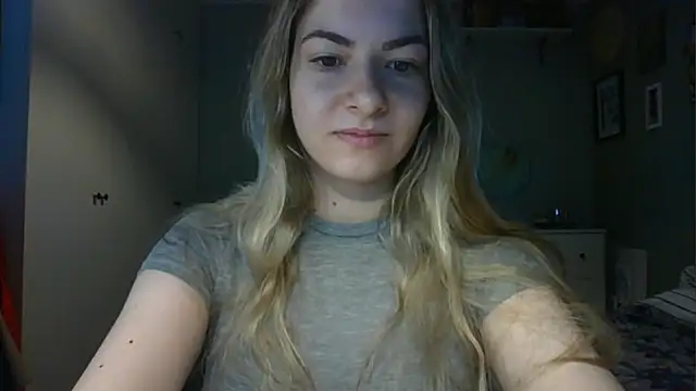 Snapshot of ROSIEx_sweet chatting on April 27, 7:06 am ROSIEx sweet online show from April 27, 7:06 am