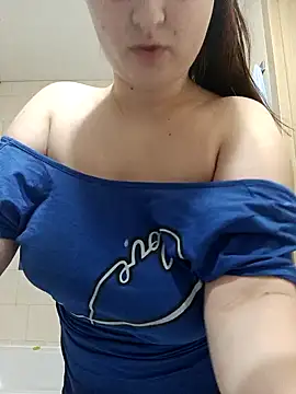 Snapshot of kila_lo chatting on January 26, 2:03 am kila lo online show from January 26, 2:03 am