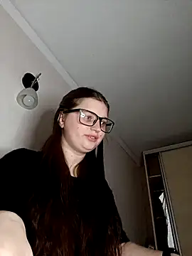 Snapshot of kila_lo chatting on February 15, 3:39 pm kila lo online show from February 15, 3:39 pm