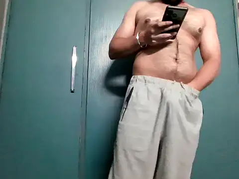 KeepCummingForYou73 online show from April 14, 9:32 pm