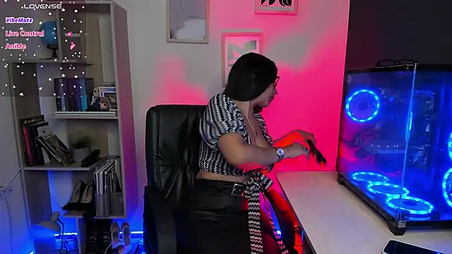 Sue Wolls online show from February 13, 2:09 pm