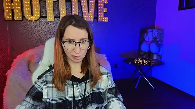 Snapshot of AliceBYKiss chatting on December 13, 12:17 pm AliceBYKiss online show from December 13, 12:17 pm