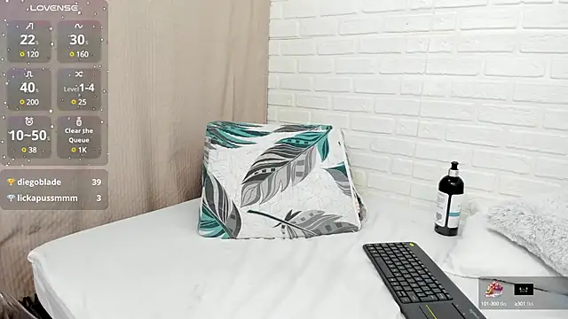 Snapshot of Julieta_333 chatting on February 22, 3:14 pm Julieta 333 online show from February 22, 3:14 pm