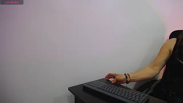 Lupiita223 online show from February 6, 12:59 pm