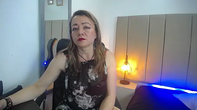 Lupiita223 online show from March 5, 12:55 pm