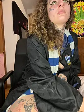 Snapshot of BlazyKitsune- chatting on March 18, 2:48 pm BlazyKitsune- online show from March 18, 2:48 pm