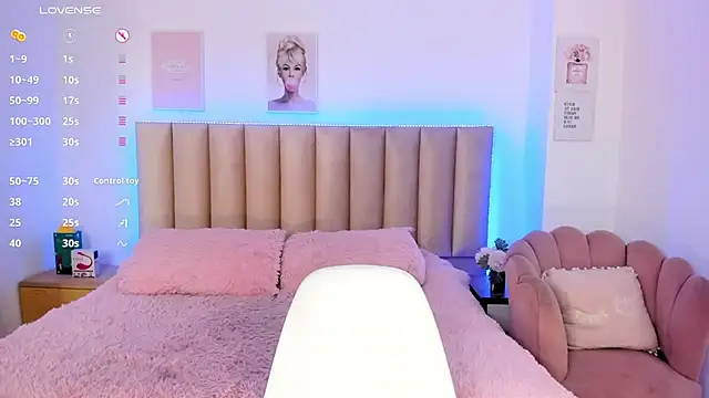 Catvalentine  online show from December 5, 6:32 am