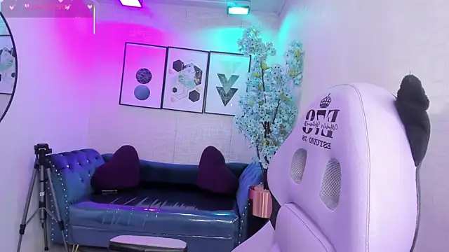 Theia moon online show from March 28, 1:11 pm