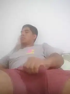 estudiante69 online show from January 5, 10:08 pm