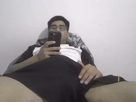 estudiante69 online show from October 26, 5:35 am