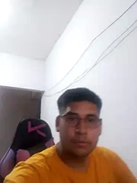 estudiante69 online show from February 12, 8:15 pm