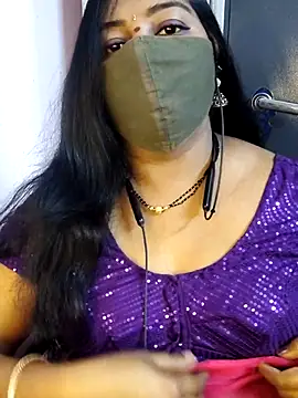 Snapshot of RomeoJuliet345 chatting on February 14, 9:28 am RomeoJuliet345 online show from February 14, 9:28 am