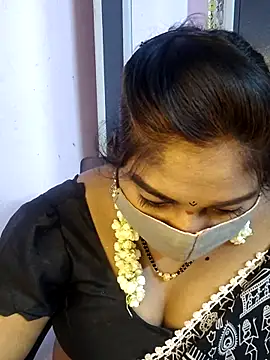 Snapshot of RomeoJuliet345 chatting on February 28, 4:41 pm RomeoJuliet345 online show from February 28, 4:41 pm