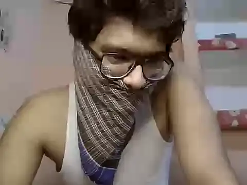 Snapshot of utkarsh_240 chatting on September 29, 10:31 am utkarsh 240 online show from September 29, 10:31 am