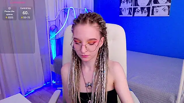 VioletShine online show from January 22, 2:35 pm