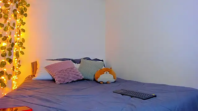 emillyhills online show from January 31, 7:50 am