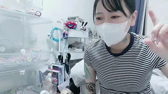 Snapshot of rei_0180 chatting on June 10, 10:58 am rei 0180 online show from June 10, 10:58 am