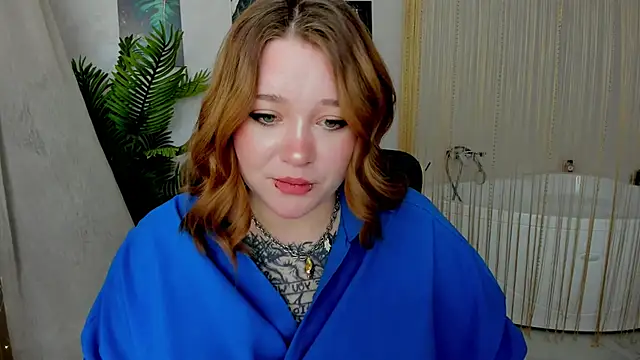 MoonLghte online show from February 4, 8:06 pm