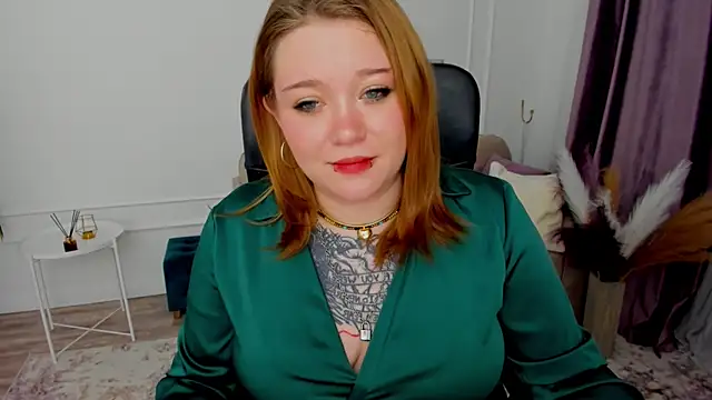 MoonLghte online show from February 6, 1:38 am