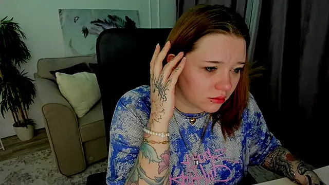 MoonLghte online show from February 10, 6:45 pm