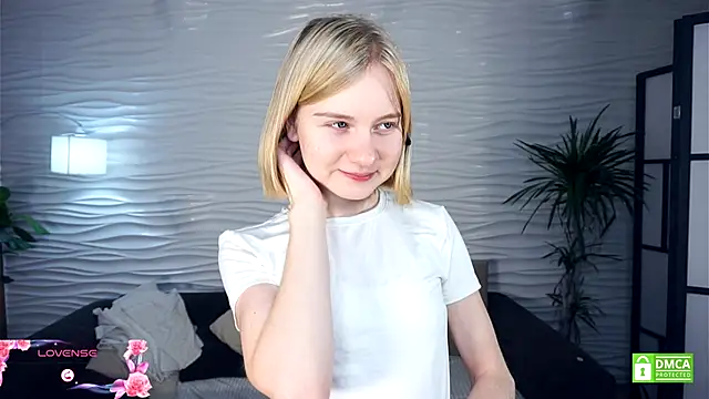 OdelinaFicken online show from November 1, 5:20 am