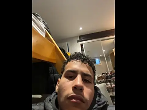 Snapshot of johnycash21 chatting on March 2, 10:05 pm johnycash21 online show from March 2, 10:05 pm
