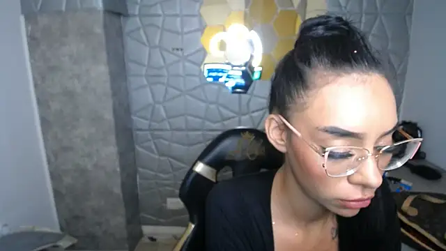 Tiffanny online show from March 13, 6:56 pm