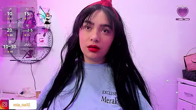 mia johns  online show from November 15, 6:11 am