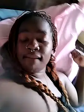 Snapshot of MelaninSexyDoll chatting on January 10, 10:28 am MelaninSexyDoll online show from January 10, 10:28 am