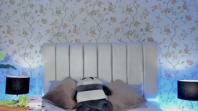 Snapshot of MeganCruzGB chatting on January 31, 10:52 pm MeganCruzGB online show from January 31, 10:52 pm