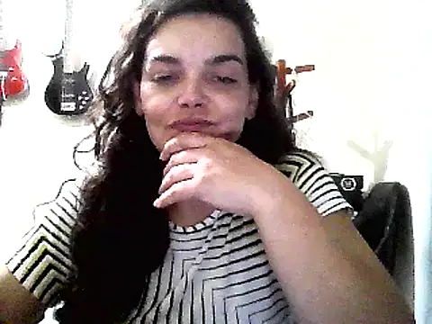 escritorasafada online show from March 12, 9:45 pm