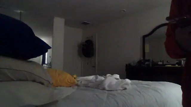 Snapshot of 2Fly4Guy chatting on December 6, 2:35 am 2Fly4Guy online show from December 6, 2:35 am