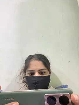 Black Glow online show from March 21, 6:07 pm