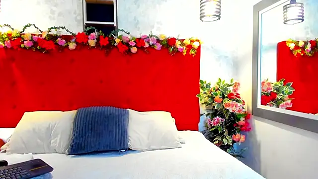 Snapshot of SilvannaFit chatting on April 24, 11:34 am SilvannaFit online show from April 24, 11:34 am