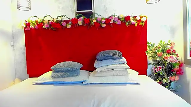 Snapshot of SilvannaFit chatting on May 12, 11:40 am SilvannaFit online show from May 12, 11:40 am