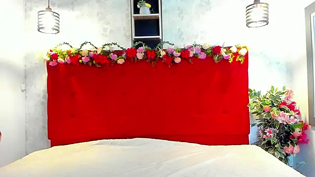 Snapshot of SilvannaFit chatting on May 16, 9:06 am SilvannaFit online show from May 16, 9:06 am