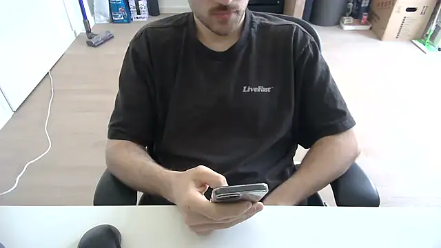 taallguyy 196 online show from March 22, 9:13 am