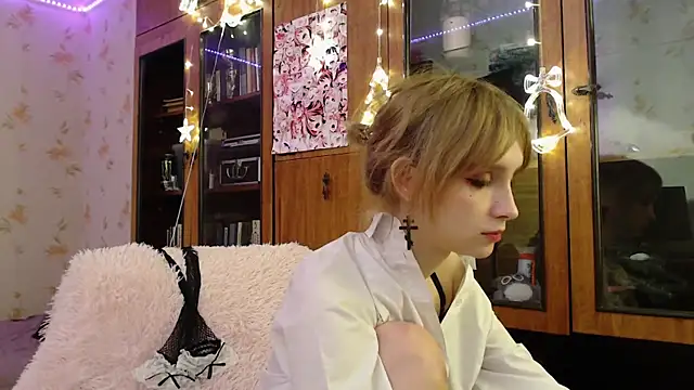 cloudgirrl online show from January 9, 10:41 pm