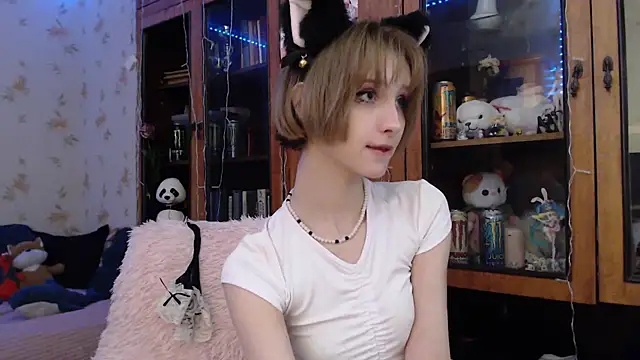 cloudgirrl online show from February 15, 10:52 pm