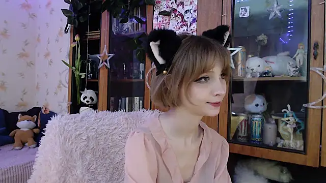 cloudgirrl online show from March 12, 9:23 am