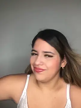 Snapshot of Amira__Fatima chatting on January 17, 2:18 pm Amira Fatima online show from January 17, 2:18 pm