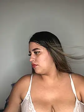 Snapshot of Amira__Fatima chatting on February 21, 7:10 pm Amira Fatima online show from February 21, 7:10 pm