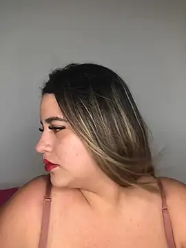 Snapshot of Amira__Fatima chatting on February 26, 8:33 pm Amira Fatima online show from February 26, 8:33 pm