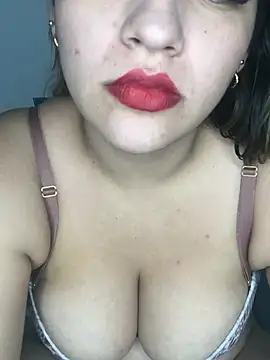 Snapshot of Amira__Fatima chatting on March 8, 8:46 pm Amira Fatima online show from March 8, 8:46 pm